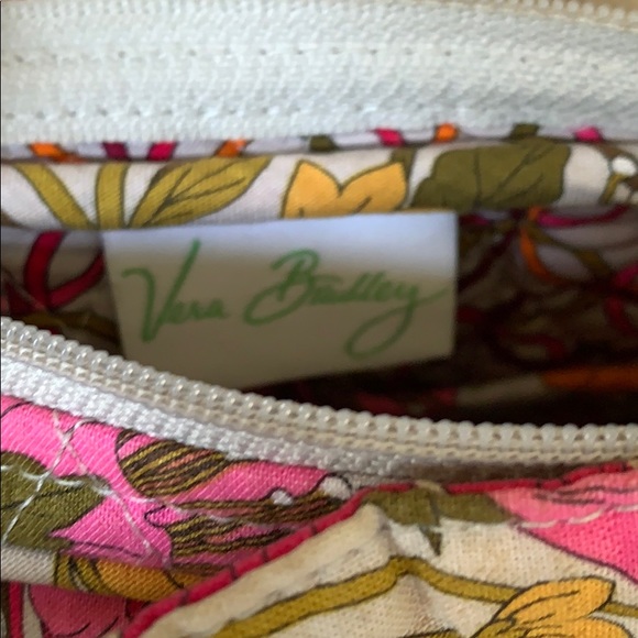 PERFECT CONDITION VERA BRADLEY PURSE - Picture 7 of 8